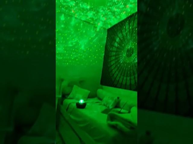 Vídeo relacionado con Calkkrer Estrellas Luminosas Habitación Infantil Adhesivo de Pared con Nave Espacial Azul, Pegatinas Autoadhesivas para Niños, Estrellas y Planetas Realistas Luminosos