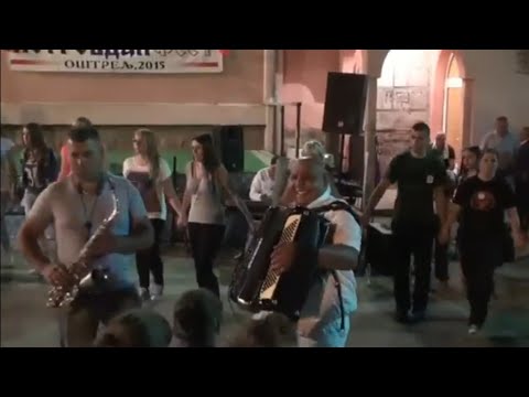 Vlaška igranka, Petrovdan 2015.godine u Oštrelj opština Bor, i Ljubiša Božinović.