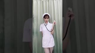 Cô y tá và anh bệnh nhân may mắn full hd