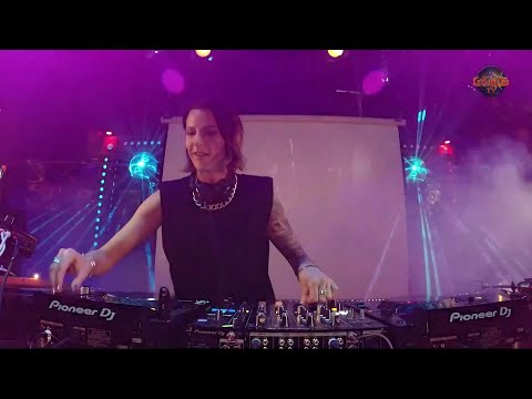 Grace Thompson - Bordel des arts & Symbiotikka Livestream (Kit Kat Club)