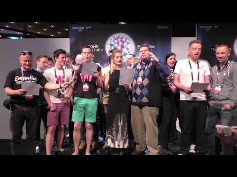 Ovidiu Anton tribute featuring Lidia Isac at Eurovision 2016 | wiwibloggs