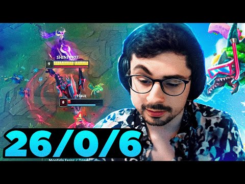 SAIU NA FRENTE COM ESSE BONECO....