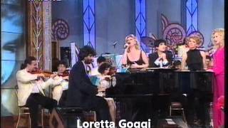 Loretta Goggi in Il mare calmo della sera con Andrea Bocelli al piano e la presenza di Mia Martini