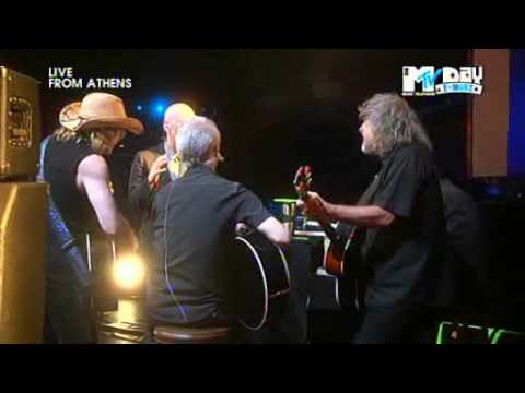 R.E.M - let me in (live acustic)