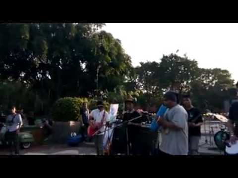 Drama Senja - Damai Di Surga (cover) live alun-alun Sidoarjo