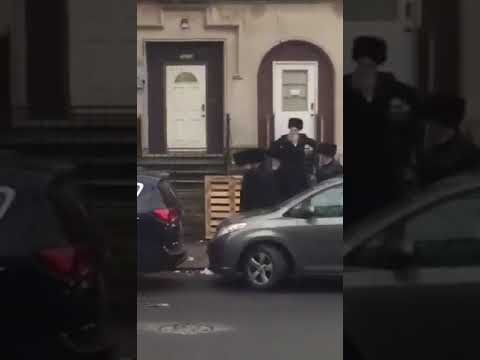 Gerer Rebbe Going To Shul In Boro Park Erev Shabbos - Shvat 5779