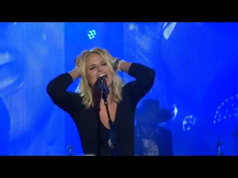 Miranda Lambert sings new song "Vice" live at The Greek Theatre