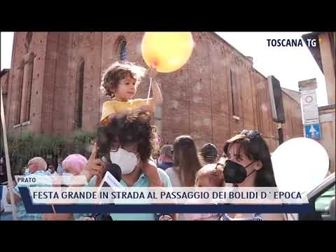 2021-06-18 PRATO - FESTA GRANDE IN STRADA AL PASSAGGIO DEI BOLIDI D'EPOCA