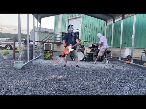 Live @ Rushing Duck Brewery