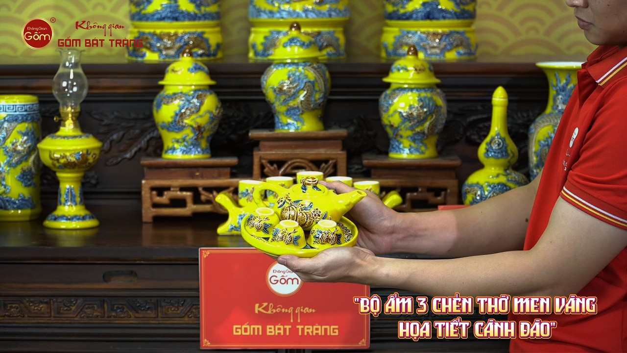Bộ Ấm 3 Chén Thờ Men Vàng Họa Tiết Cành Đào