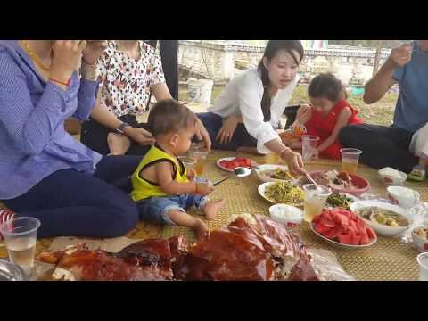 Family Eating Lunch - Happy Family Gathering - Amazing Asian Food