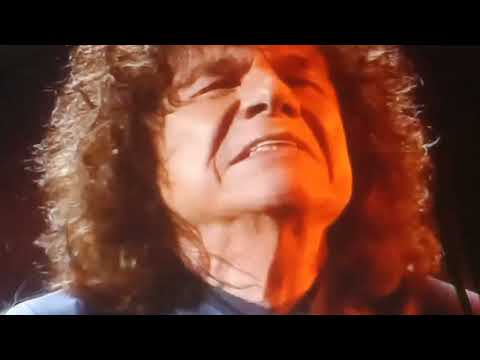 Riccardo Cocciante feat irama a Sanremo 2024