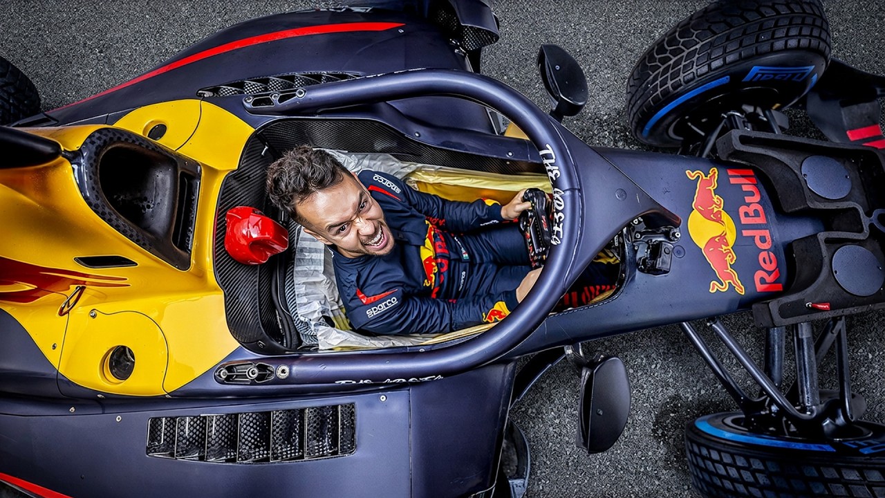 Red Bull me invita a conducir un F2