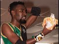Fans Throw Cheeseburgers In The Ring For Cheeseburger