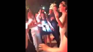 Burak Özçivit Fahriye Evcen Düğününde Murat Boz Sahnede