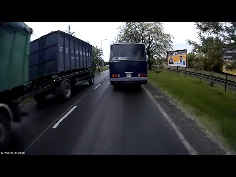 Szembe kamion durva centizése - Oncoming lorry very close pass