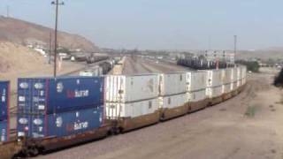 preview picture of video 'Union Pacific Passing thru the Barstow East Yard heading East Double Stack Long'
