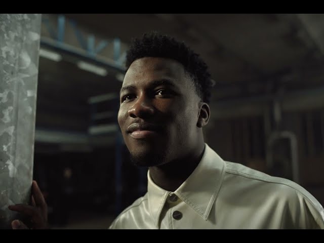 Video zu 'C'est La Vie' ansehen