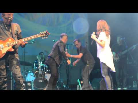 Arnel Pineda and Rachelle Ann Go - Help