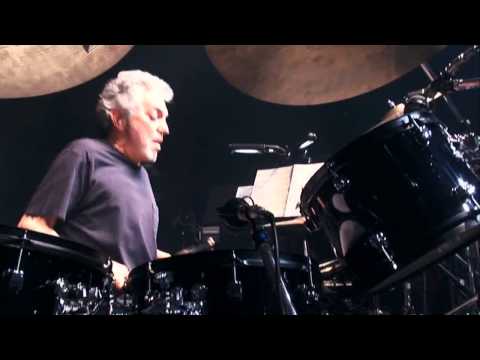 Steve Gadd drum solo - "Take you to the sky high" (2006)