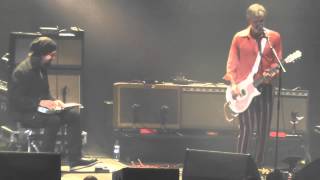 Triggerfinger - Hunt You Down ( Gordie Johnson from Big Sugar) (Vorst Nationaal Brussel 06/12/2014)