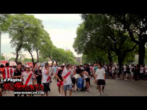 Clip hinchas de River en el Monumental, ante Independiente Rivadavia