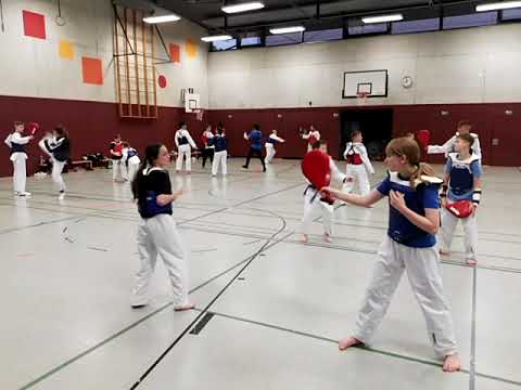 Taekwondo Wettkampftraining TG Biberach an einem Freitagabend.