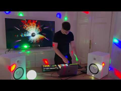 Julian Meinke Live for Wavytones