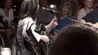 18 Wheels and a Dozen Roses - Kathy Mattea