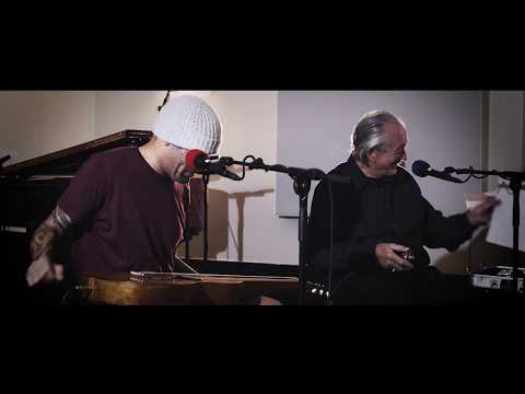 Ben Harper & Charlie Musselwhite - "Love and Trust" (Rolling Stone France)