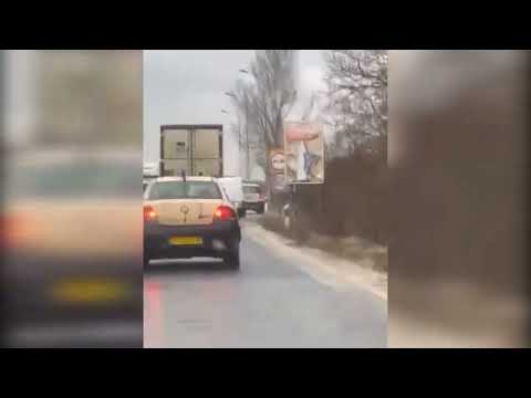 Драма во Демир Хисар - Двајца полицајци прегазени, еден прободен