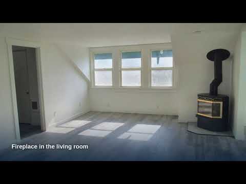 Cute 2 Bed 1 Bath Duplex in Puyallup property video