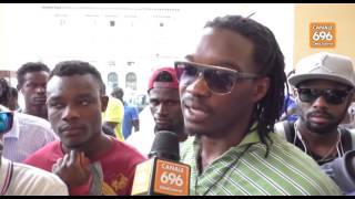 salerno-protesta-dei-migranti-davanti-alla-prefettura