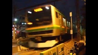 preview picture of video 'JR東海道本線・横須賀線 東海道踏切にて（At Tokaido Crossing on the JR Tokaido Main Line and Yokosuka Line)'