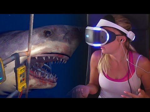 GIRLFRIEND PLAYS SHARK ATTACK ON PLAYSTATION VR