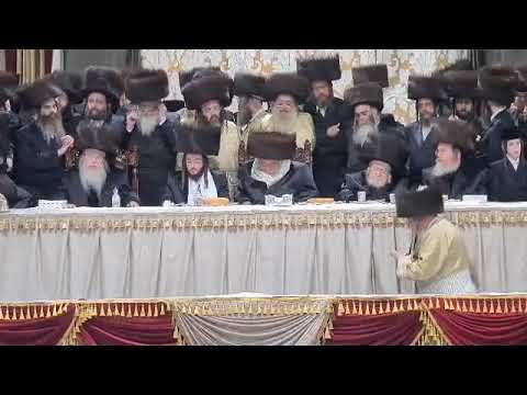 Kabolas Ponim At The Toldos Aharon - Tosh - Kretchnif Wedding - 18 Sivan 5783