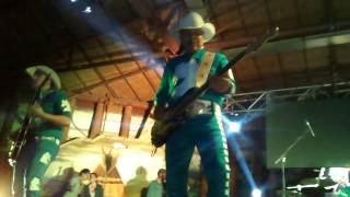 BOTAS Y SOMBRERO/EL GIGANTE DE AMÉRICA&quot;BRONCO&quot;