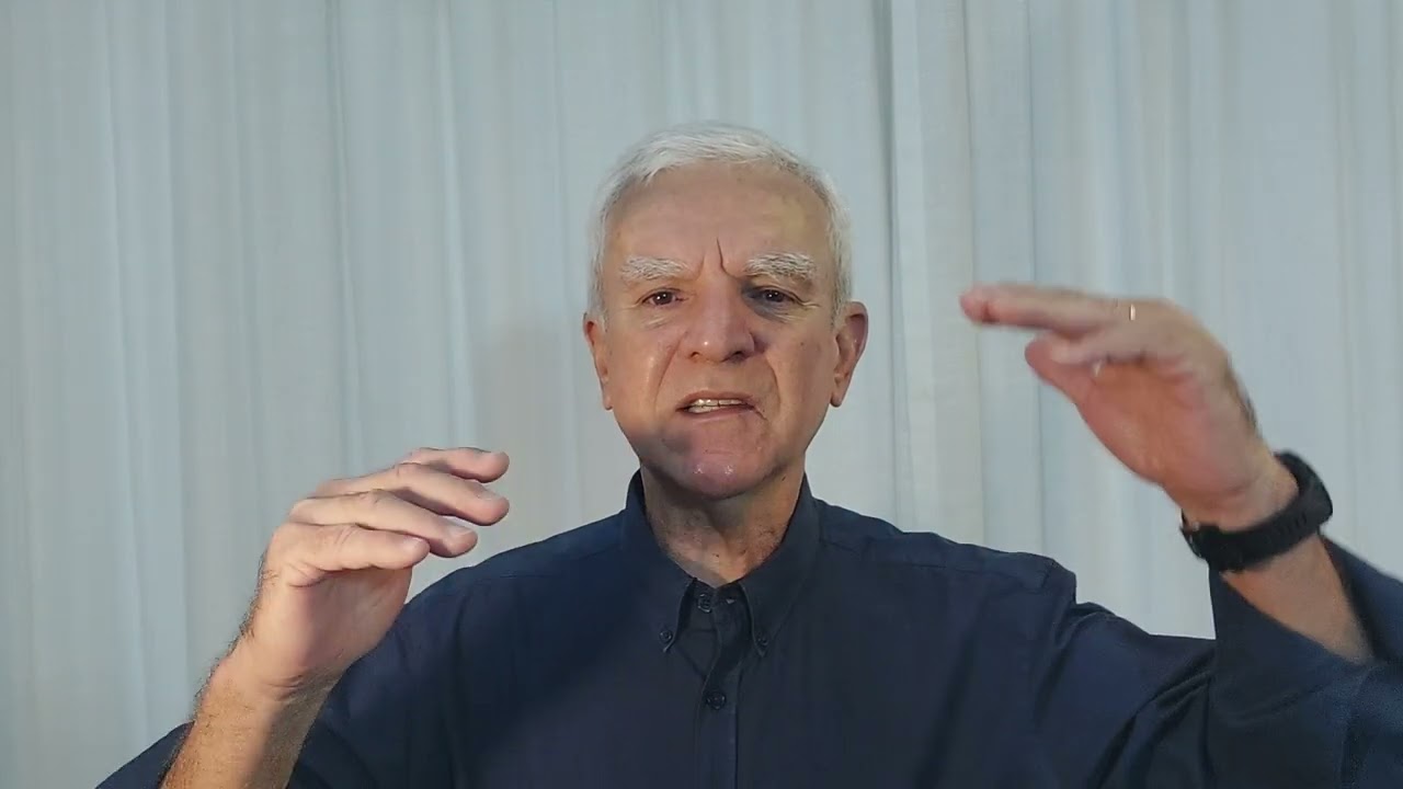 Café com letras e ideias.