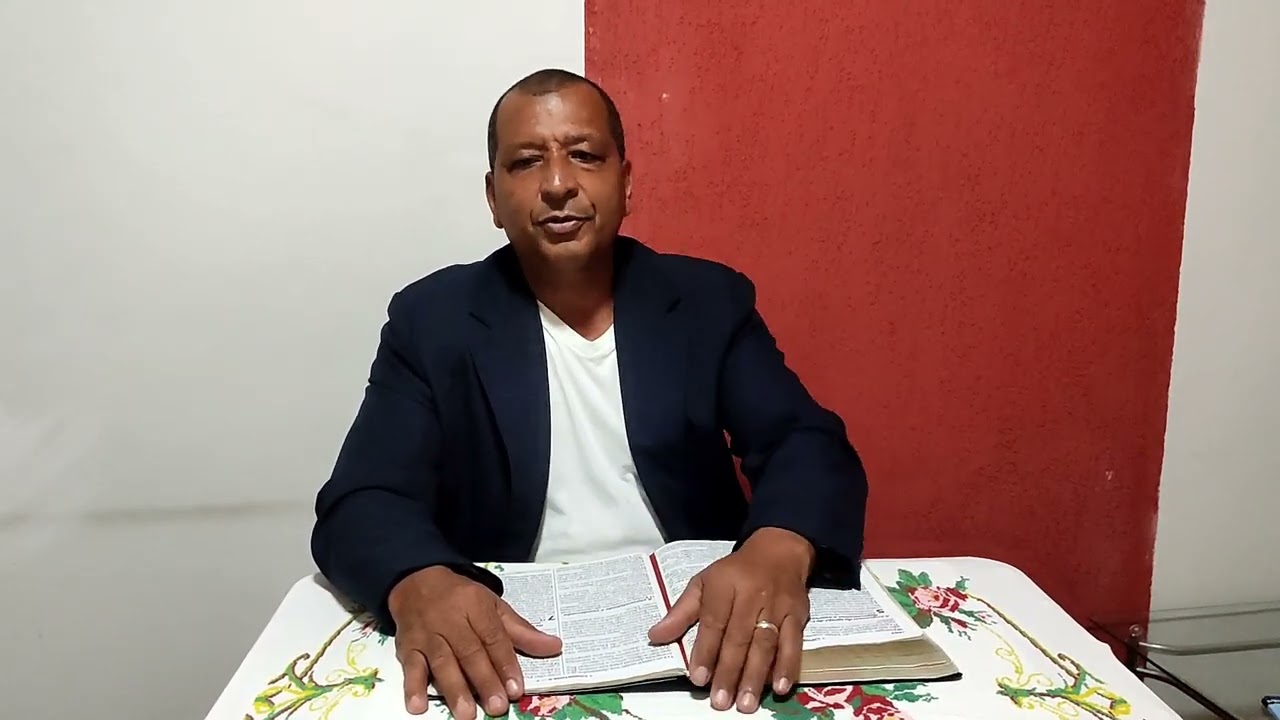 Gênesis 2:24 "Deixará o homem seu pai e sua mãe e se unirá a sua mulher"