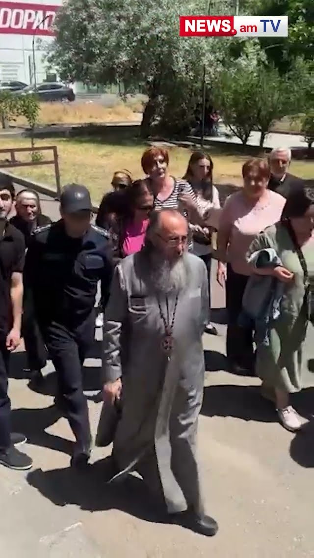 Միքայել սրբազանը՝ Վերաքննիչ դատարանում է