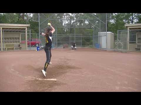 Clara Niglio   Class of 2020 Pitcher / First Base