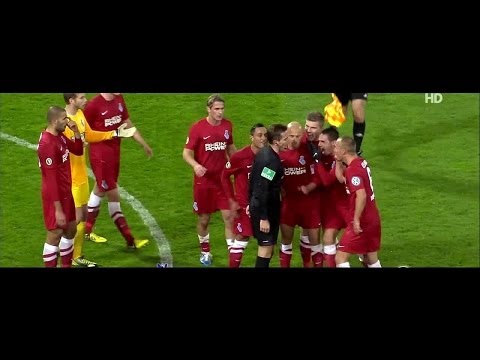 BEST RED CARD EVER: Goalkeeper throw-in = Referee red card, DFB Cup, KSC-MSV, 31.10.12
