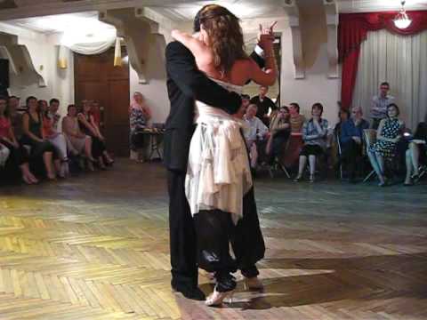  Horacio Godoy  and  Cecilia Garcia  are  dancing  to  a  tango