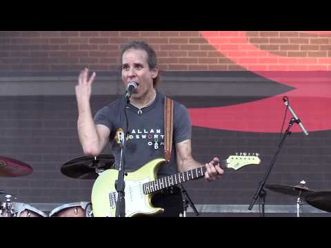 Chris Duarte - "Scrawl" (Live at the 2017 Dallas International Guitar Show)