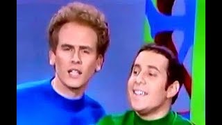 Simon & Garfunkel vs Harpers Bizarre (Feelin' Groovy) The 59th Street Bridge Song