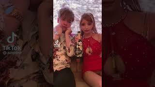 パンチラキャバ嬢