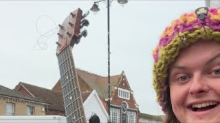 ENGLISH MUSICIAN SINGS YOUR SONGS!