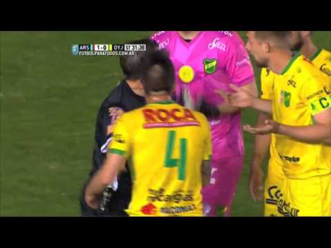 Silva no pudo de penal. Arsenal 1 - Defensa 0. Fecha 29. Primera División 2015. FPT.