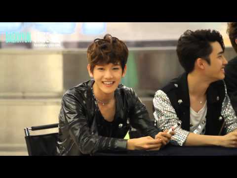 [1080P]120525 EXO-K Yeongdeungpo Fansign - Baekhyun, D.O. Chanyeol fancam