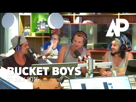The Bucket Boys naakt naar Tomorrowland | De Avondploeg